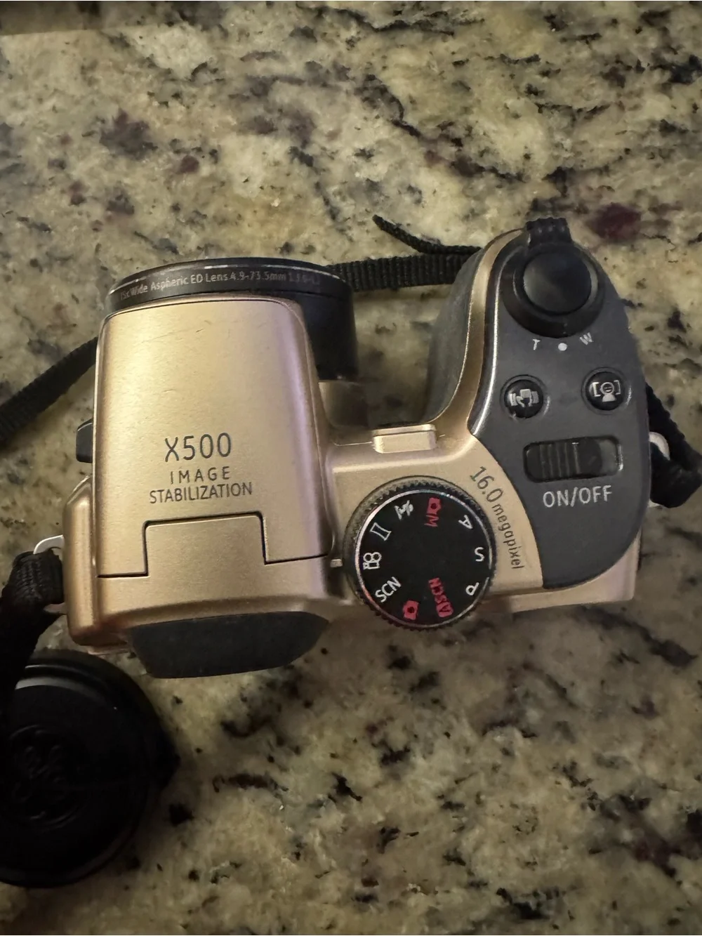 GE X500 Digital Camera in Gold and Black